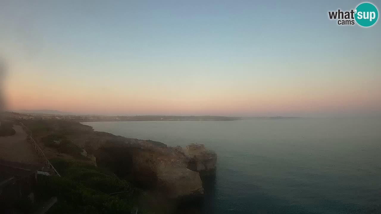 Spletna kamera v živo Plaža Putzu Idu – Arco di S’Architteddu – webcam Oristano Sardinija – Italija
