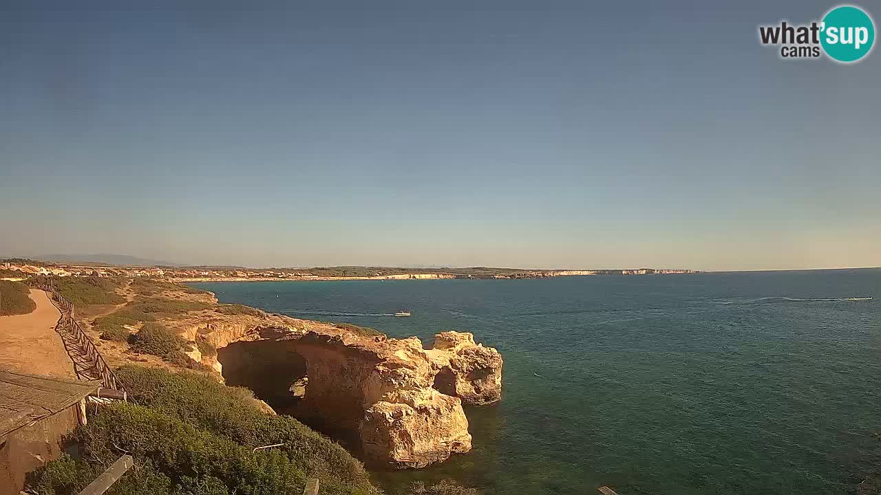 Spletna kamera v živo Plaža Putzu Idu – Arco di S’Architteddu – webcam Oristano Sardinija – Italija