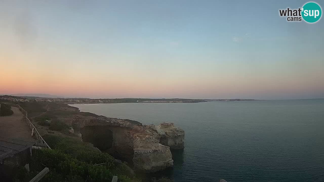 Spletna kamera v živo Plaža Putzu Idu – Arco di S’Architteddu – webcam Oristano Sardinija – Italija