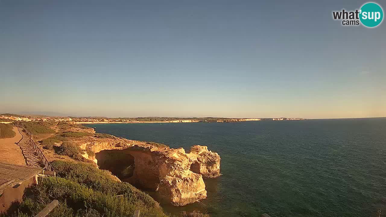 Spletna kamera v živo Plaža Putzu Idu – Arco di S’Architteddu – webcam Oristano Sardinija – Italija
