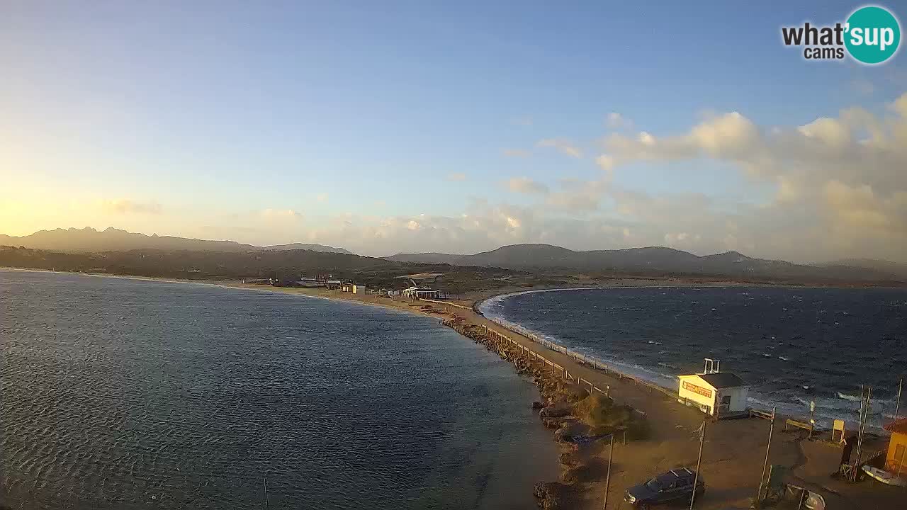 L’Isuledda spletna kamera Isola dei Gabbiani – Porto Pollo – Palau – Sardinija – Italija