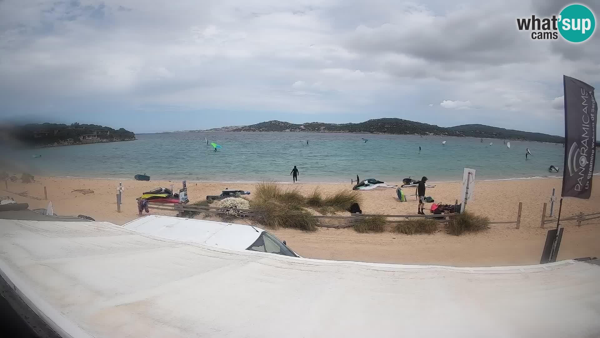 Spletna kamera v živo za jadranje na deski in kajtanje Porto Pollo – Sardinija – Italija
