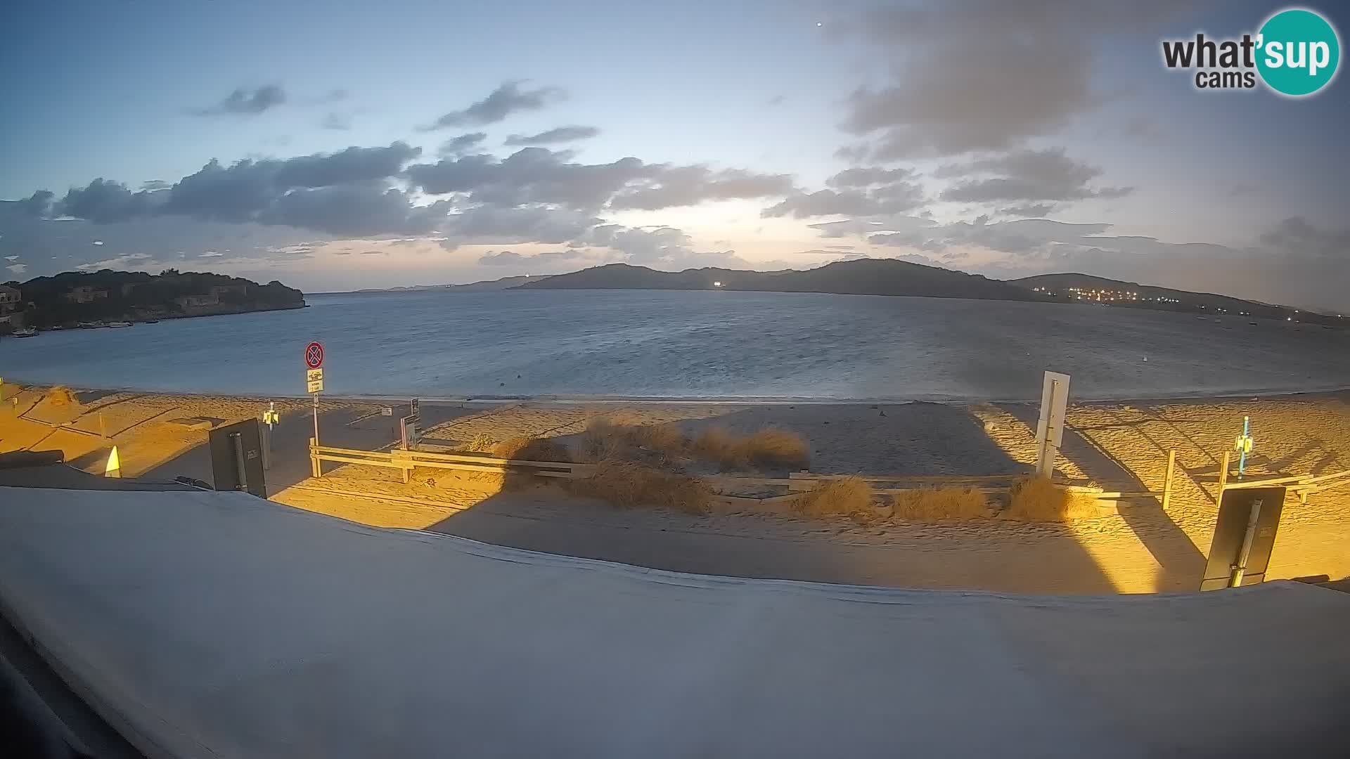 Porto Pollo Windsurfing and Kite surfing live webcam – Sardinia – Italy