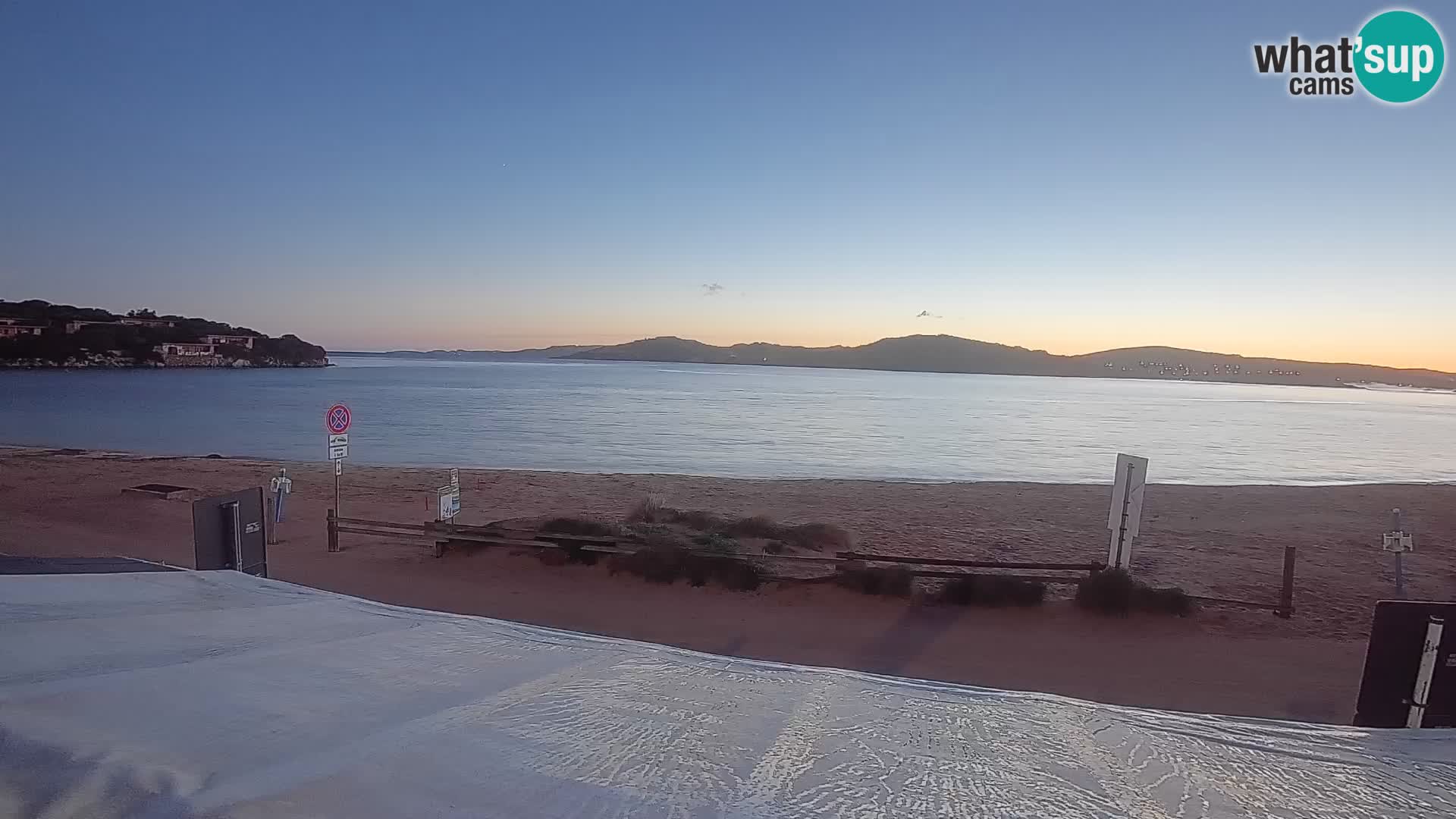 Spletna kamera v živo za jadranje na deski in kajtanje Porto Pollo – Sardinija – Italija