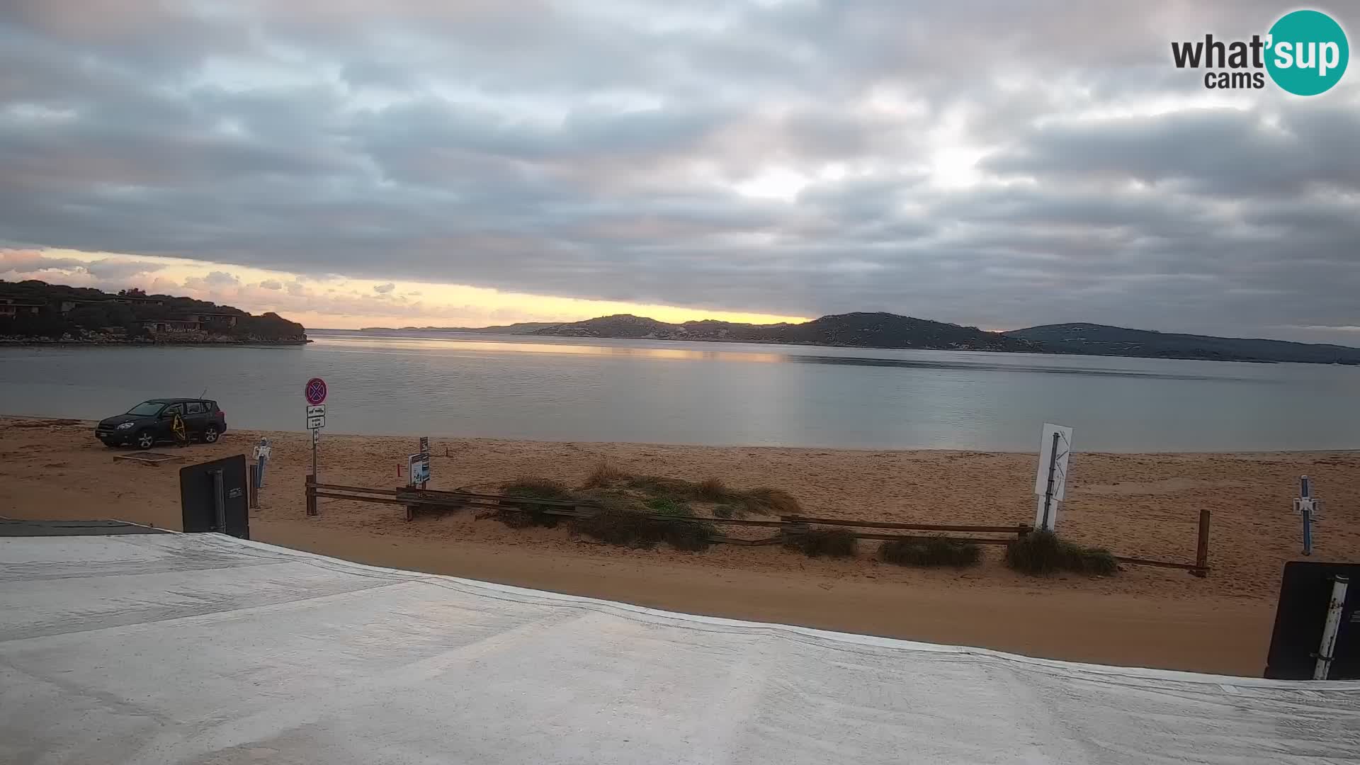 Porto Pollo Windsurfing and Kite surfing live webcam – Sardinia – Italy