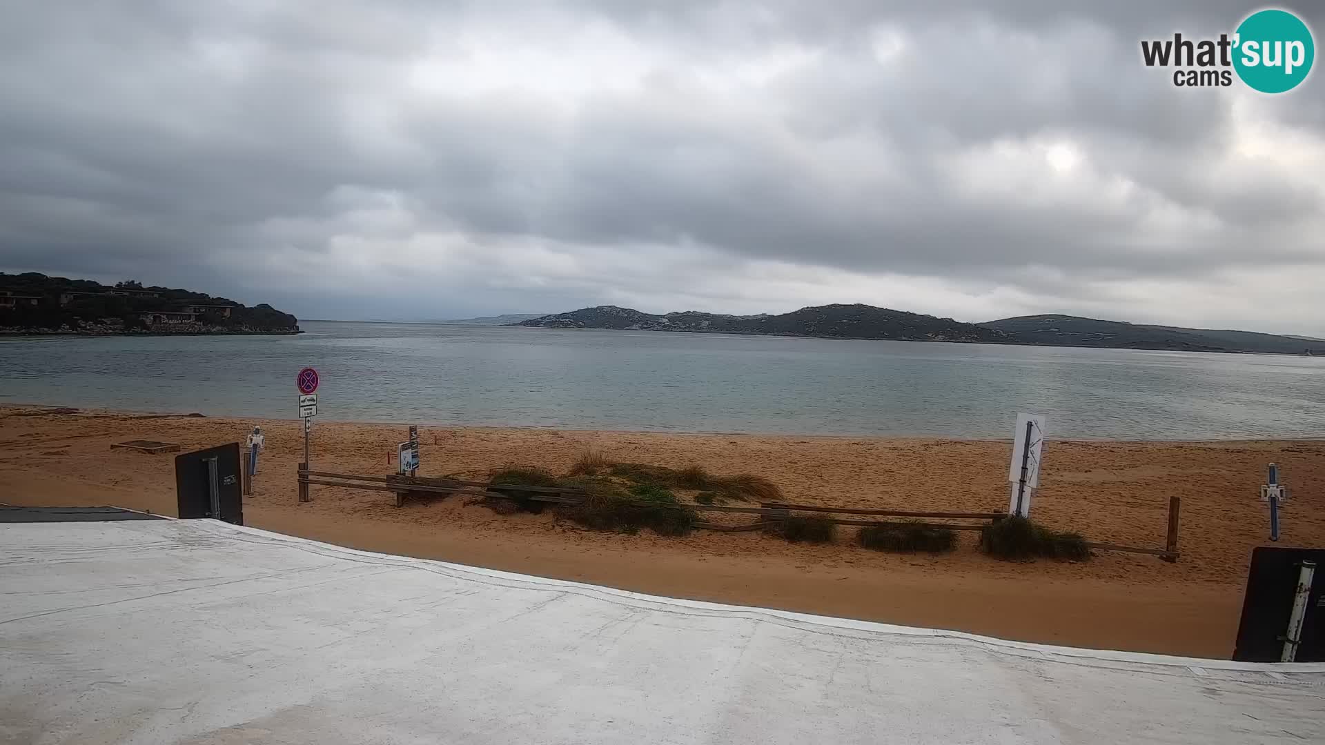 Spletna kamera v živo za jadranje na deski in kajtanje Porto Pollo – Sardinija – Italija