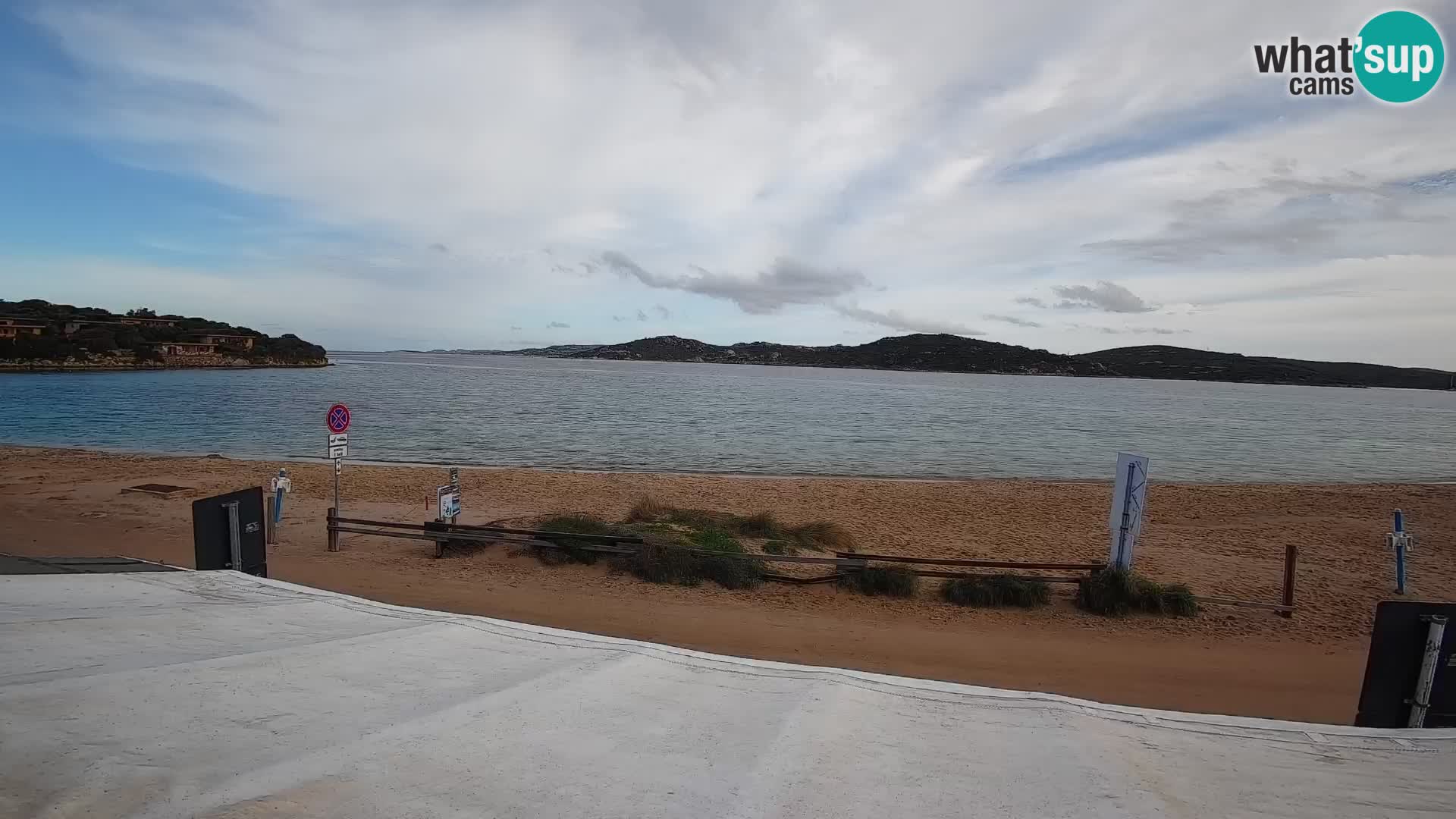 Porto Pollo Windsurfing and Kite surfing live webcam – Sardinia – Italy