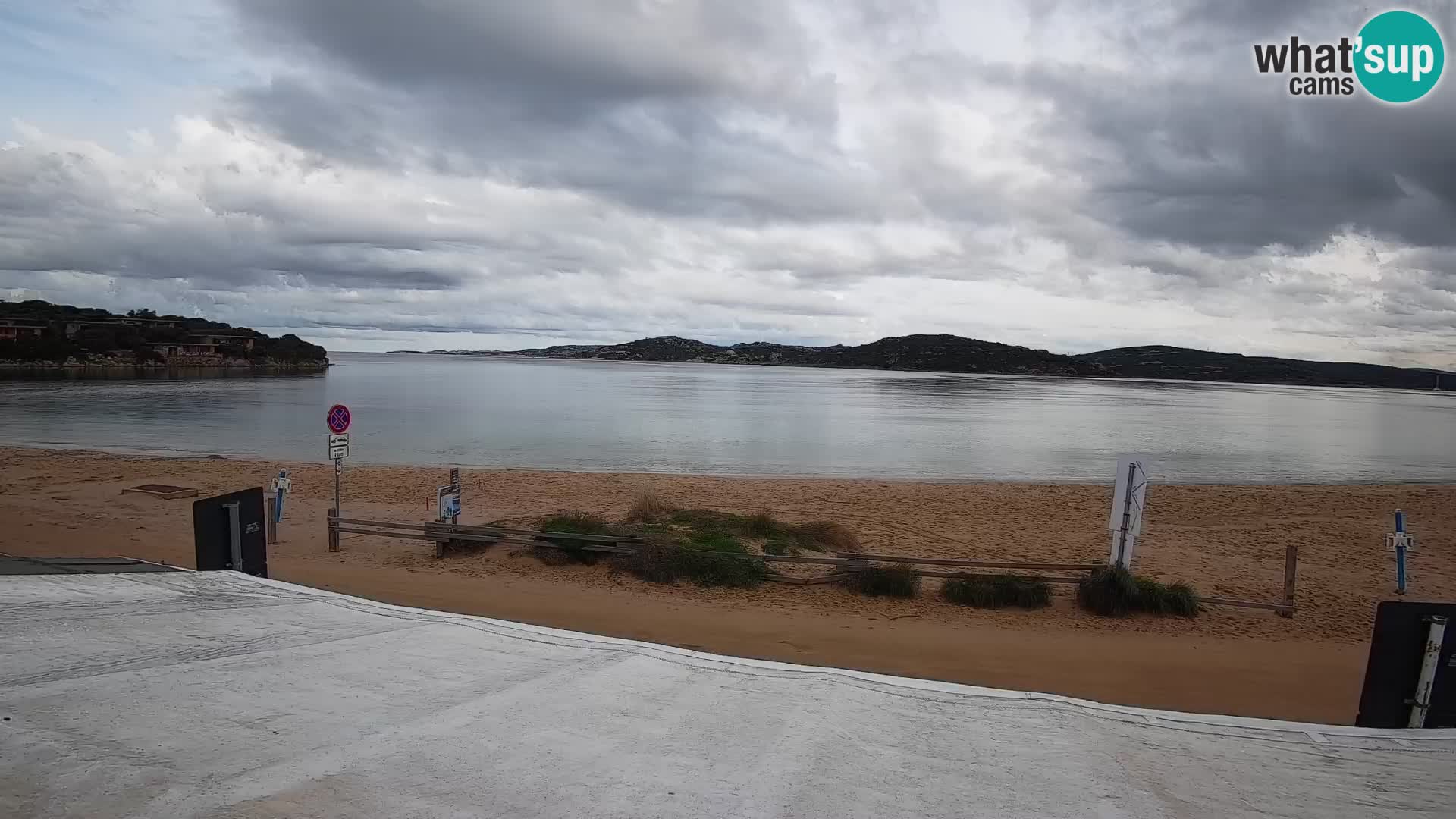 Spletna kamera v živo za jadranje na deski in kajtanje Porto Pollo – Sardinija – Italija