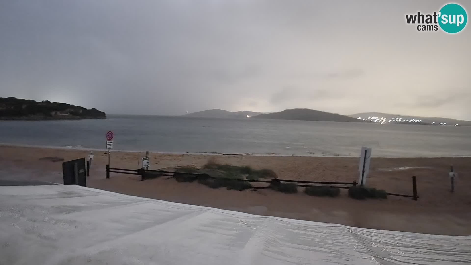 Spletna kamera v živo za jadranje na deski in kajtanje Porto Pollo – Sardinija – Italija