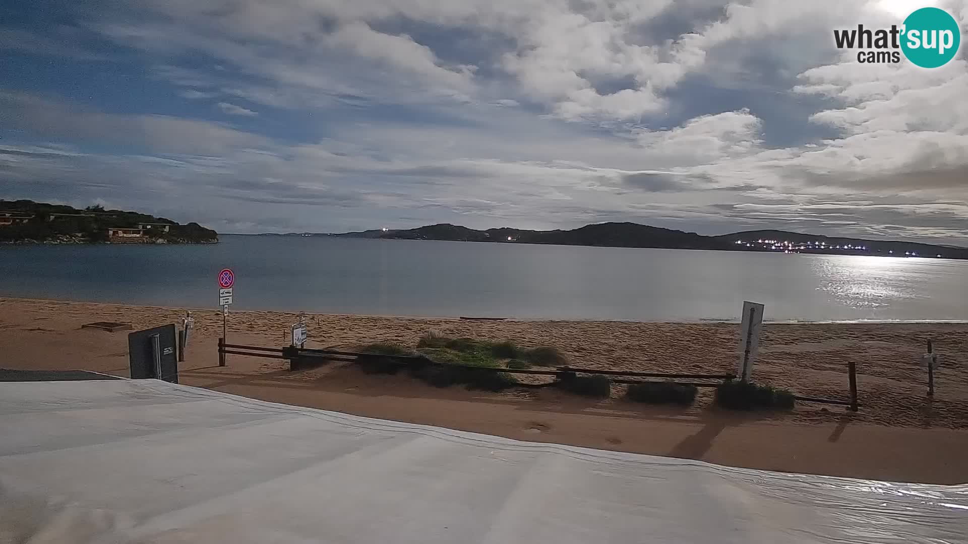 Spletna kamera v živo za jadranje na deski in kajtanje Porto Pollo – Sardinija – Italija