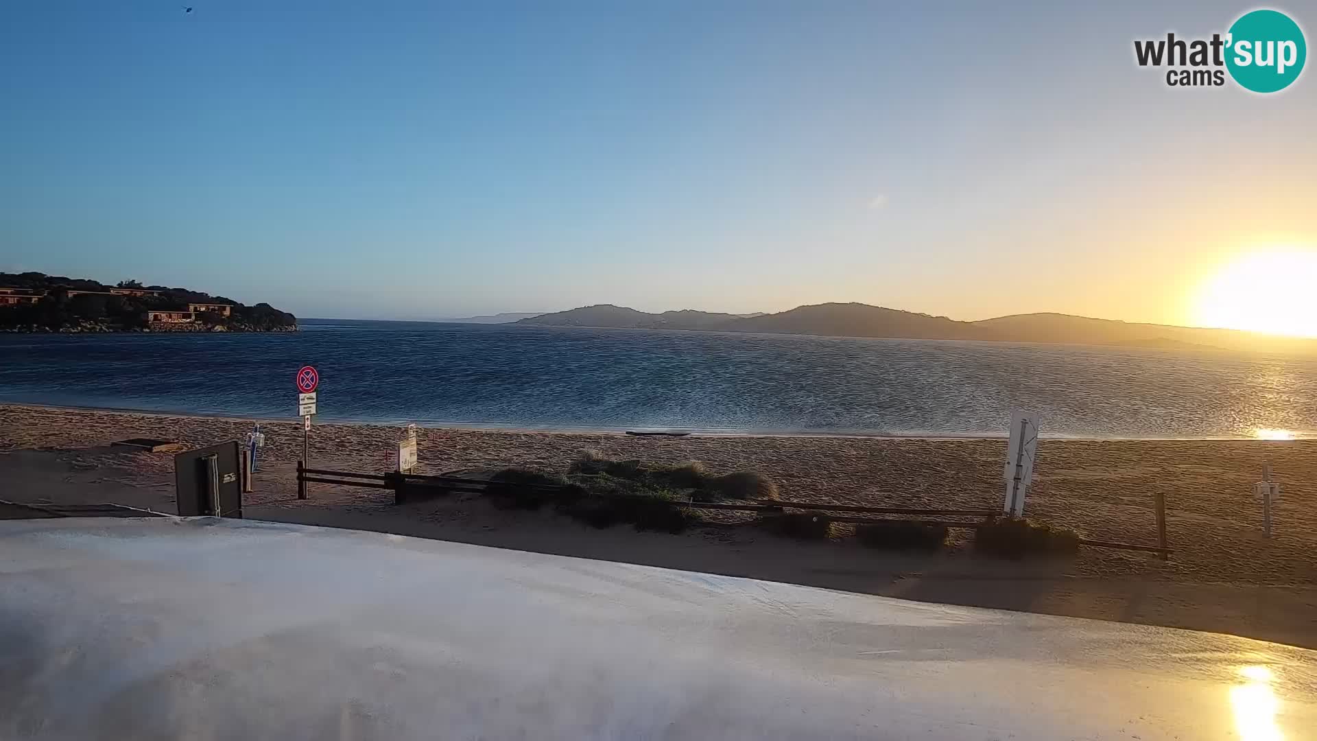 Spletna kamera v živo za jadranje na deski in kajtanje Porto Pollo – Sardinija – Italija