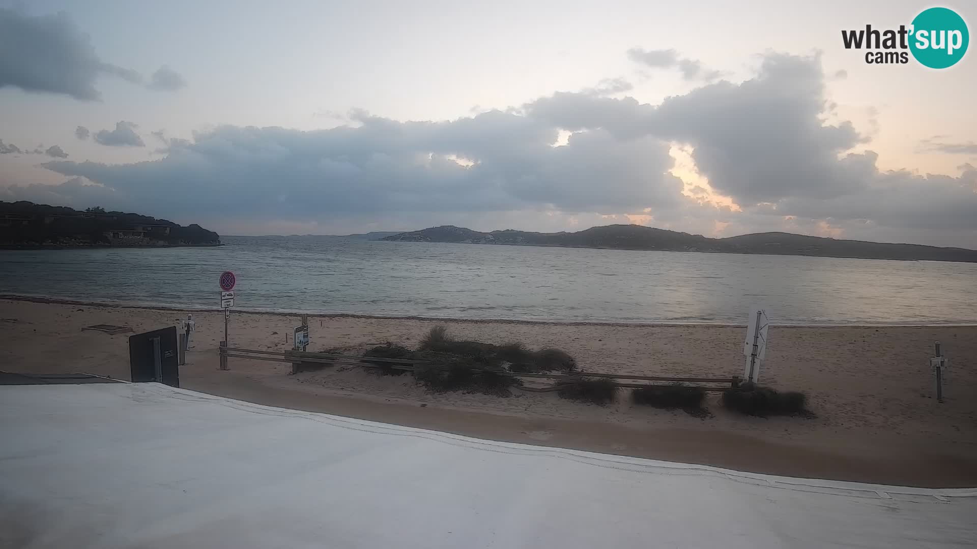 Porto Pollo Windsurfing and Kite surfing live webcam – Sardinia – Italy