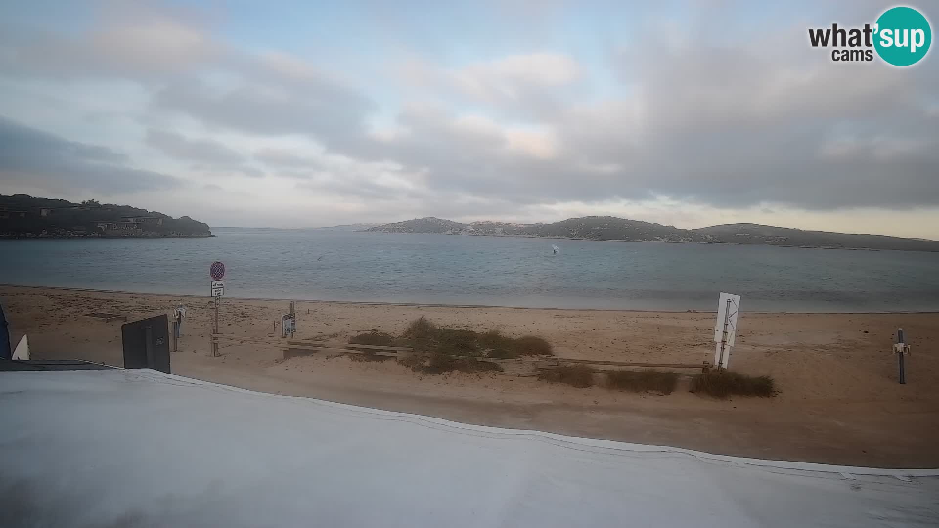 Spletna kamera v živo za jadranje na deski in kajtanje Porto Pollo – Sardinija – Italija