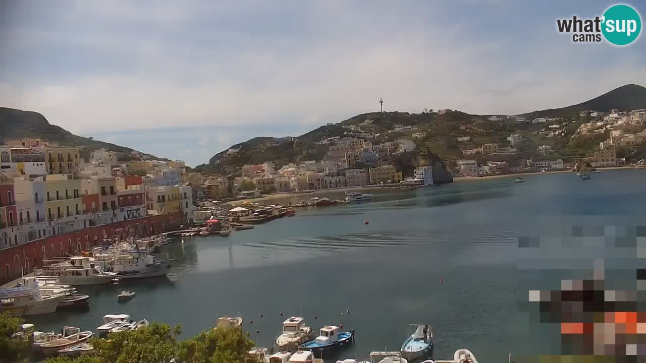 Otok Ponza – Pogled na pristanišče