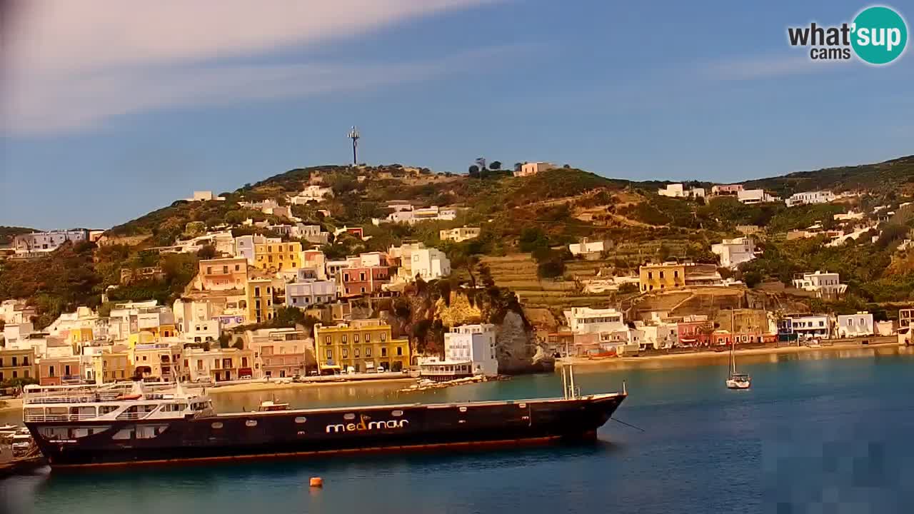 Isola di Ponza – Il Porto – vista dal Palazzo Comunale