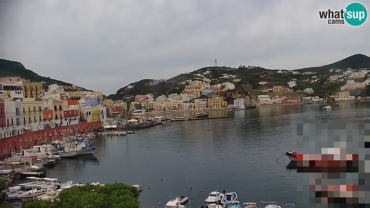 Isola di Ponza – Il Porto – vista dal Palazzo Comunale