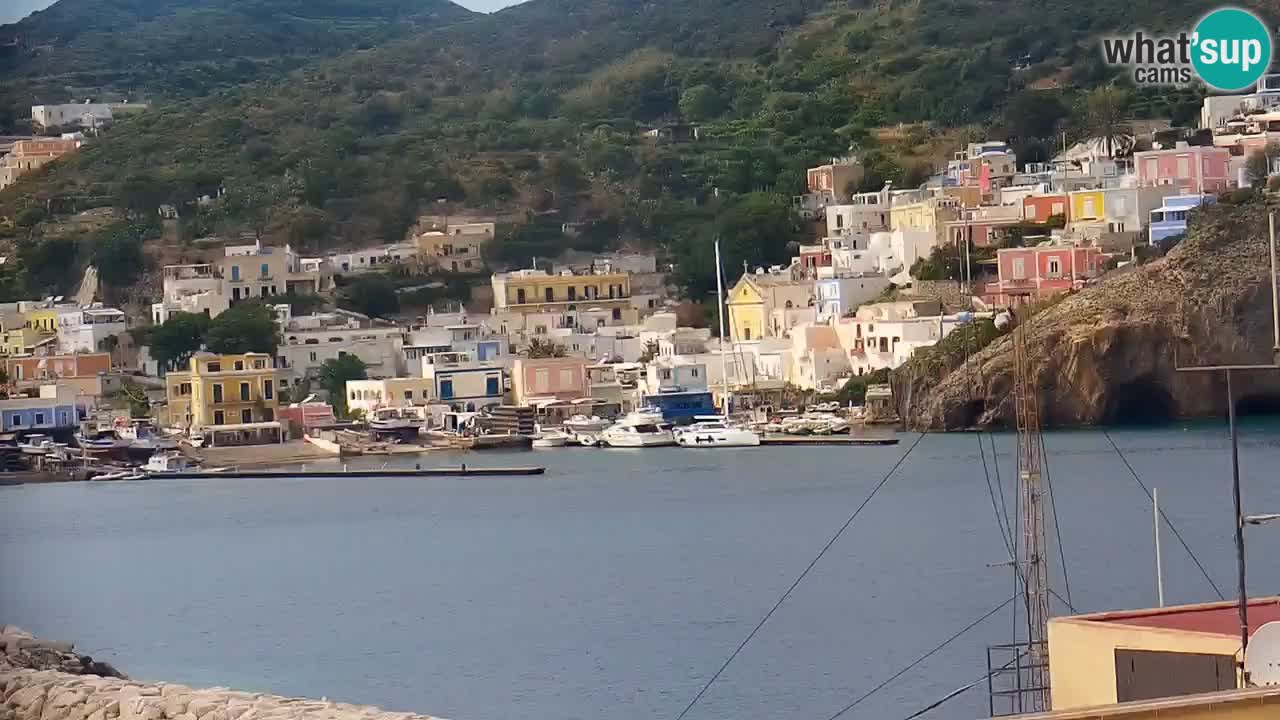 Isola di Ponza – Il Porto – vista dal Palazzo Comunale