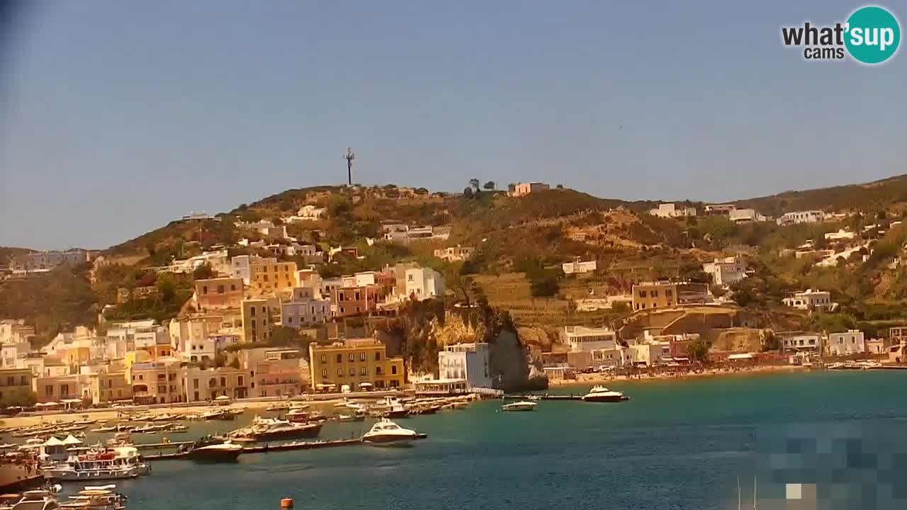 Isola di Ponza – Il Porto – vista dal Palazzo Comunale