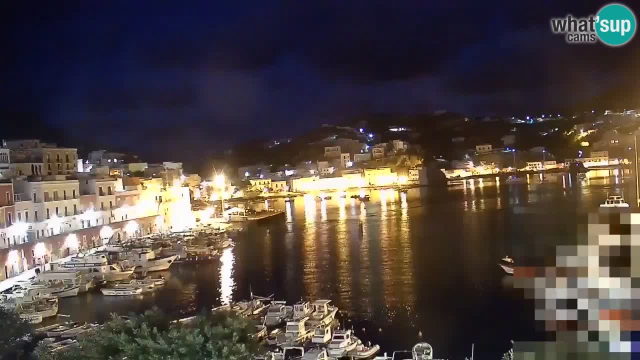 Isola di Ponza – Il Porto – vista dal Palazzo Comunale