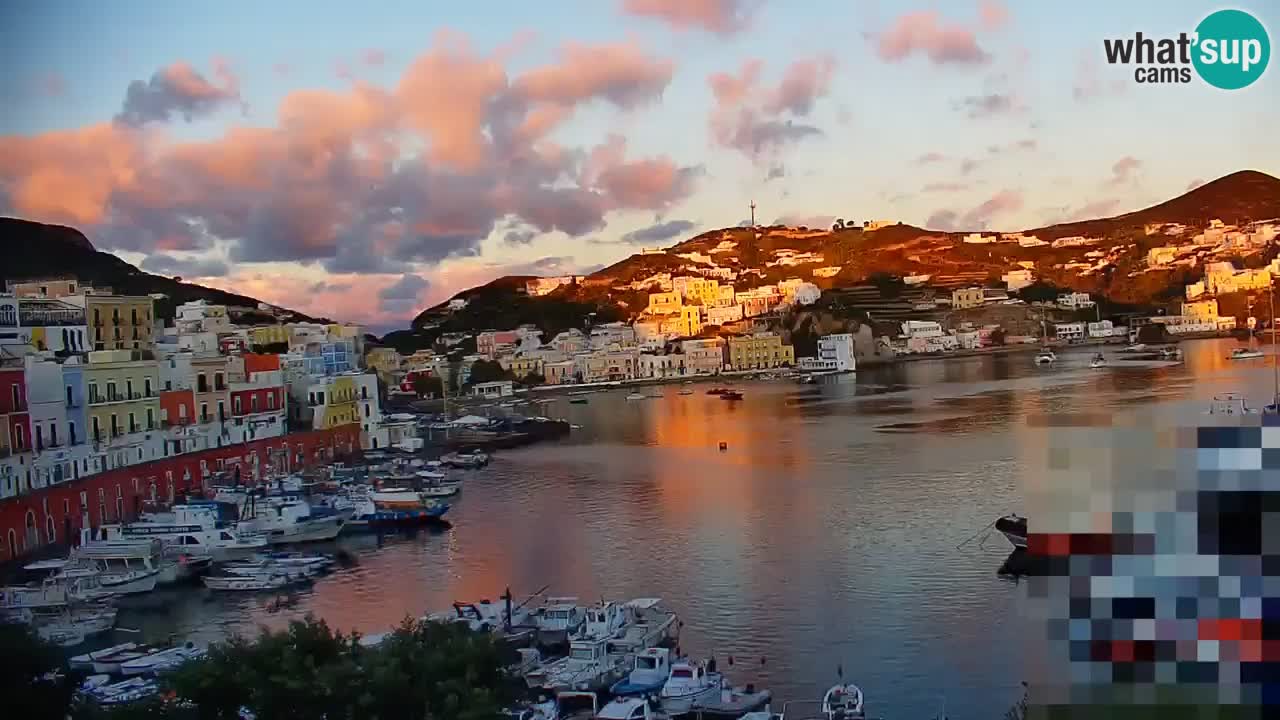 Isola di Ponza – Il Porto – vista dal Palazzo Comunale