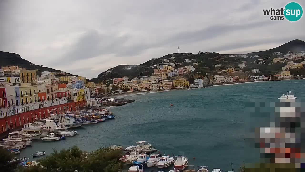 Isola di Ponza – Il Porto – vista dal Palazzo Comunale