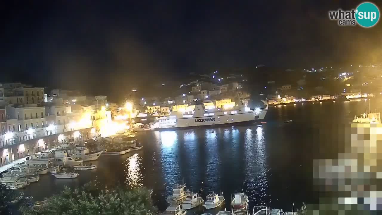 Isola di Ponza – Il Porto – vista dal Palazzo Comunale