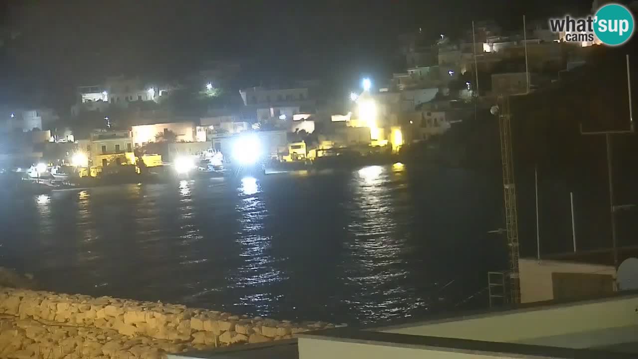 Otok Ponza spletna kamera Pogled na pristanišče