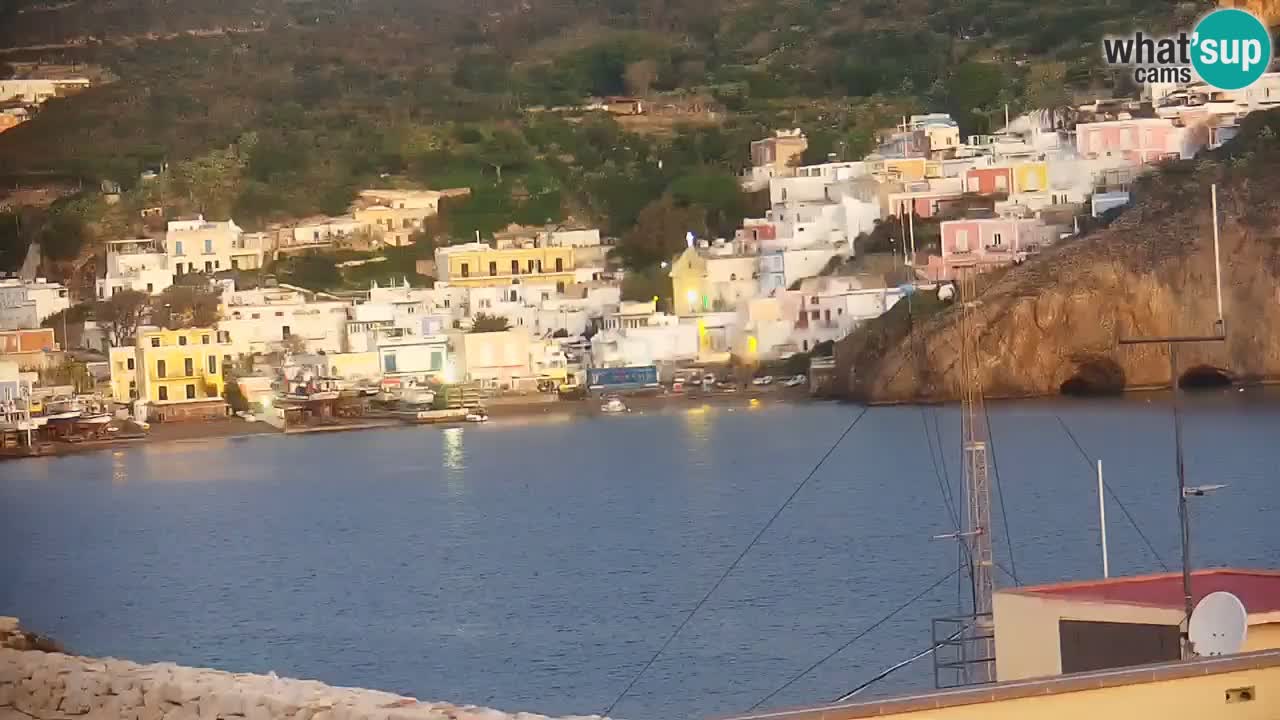 Isola di Ponza – Il Porto – vista dal Palazzo Comunale