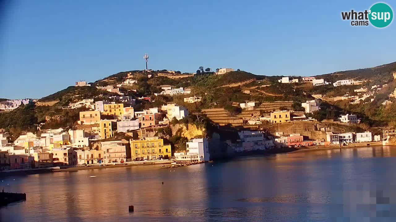 Isola di Ponza – Il Porto – vista dal Palazzo Comunale