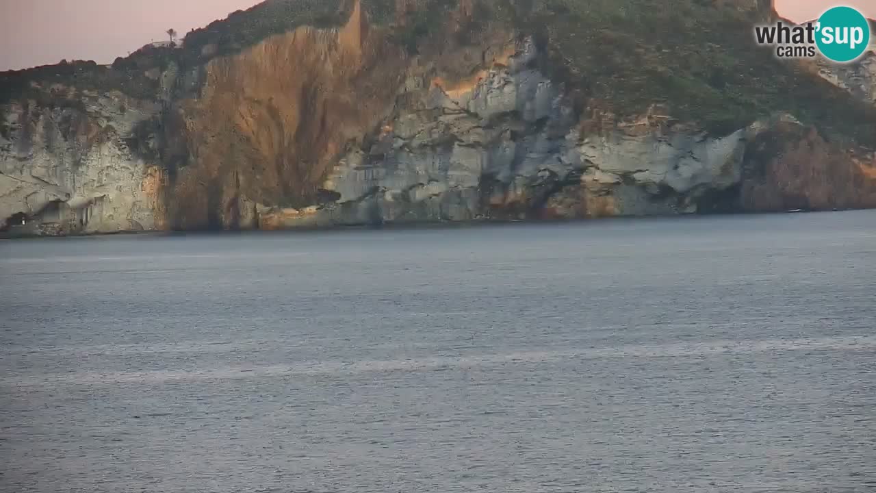 Otok Ponza spletna kamera Pogled na pristanišče