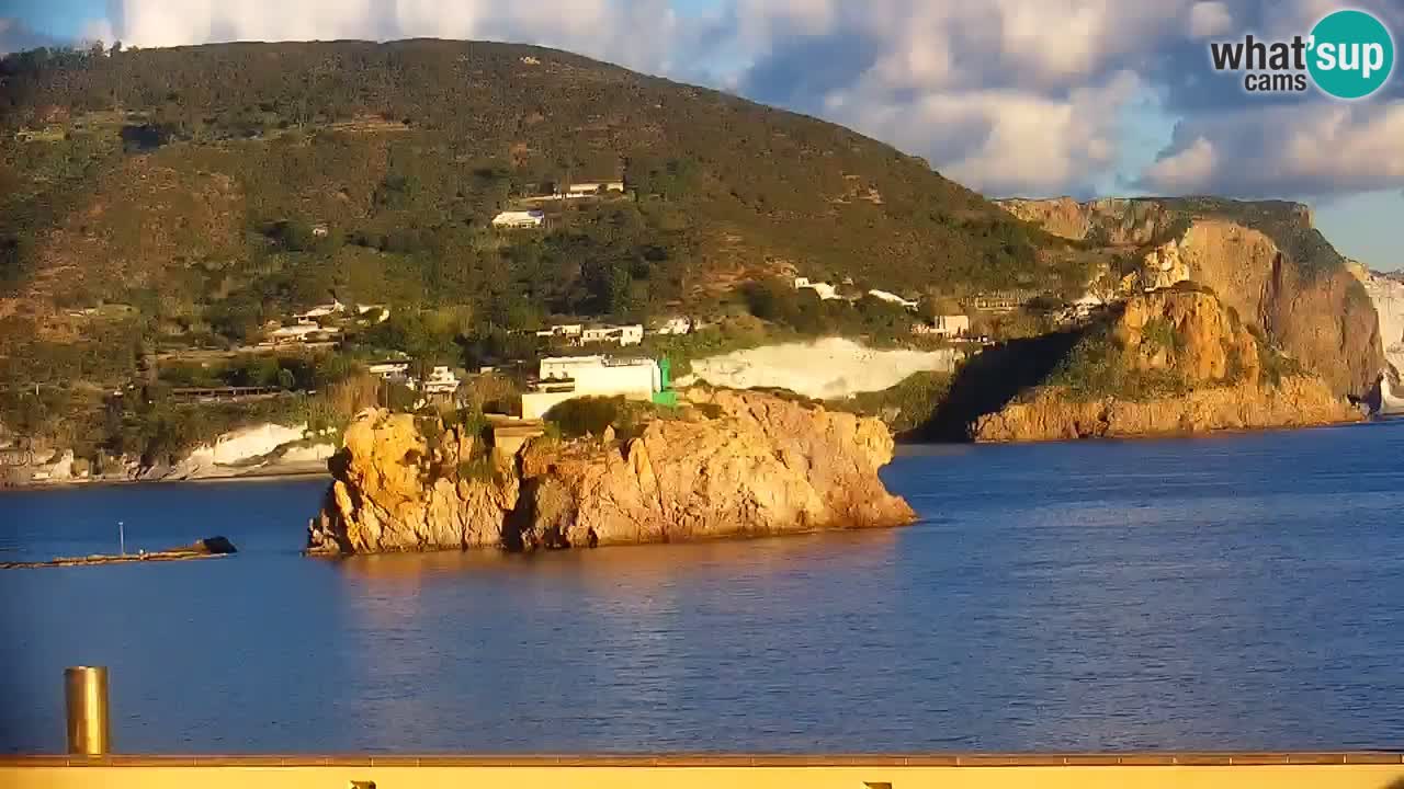 Isola di Ponza – Il Porto – vista dal Palazzo Comunale