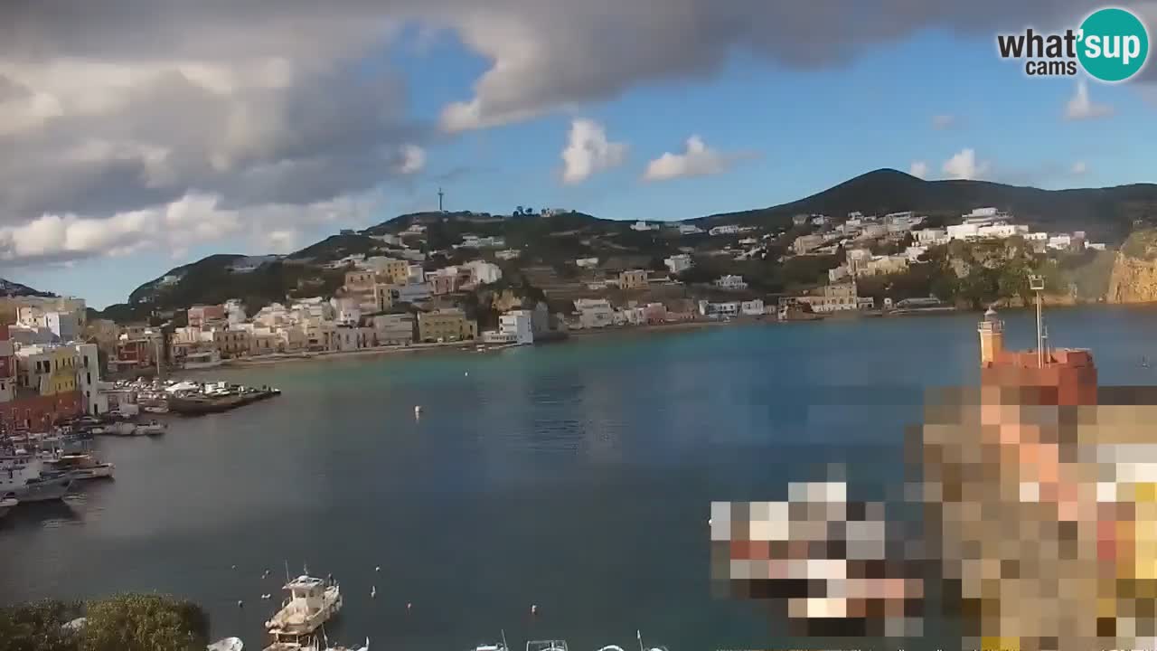 Isola di Ponza – Il Porto – vista dal Palazzo Comunale