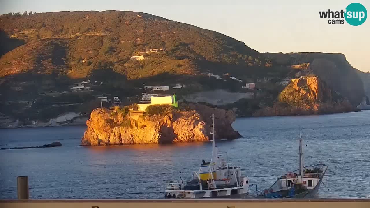 Isola di Ponza – Il Porto – vista dal Palazzo Comunale