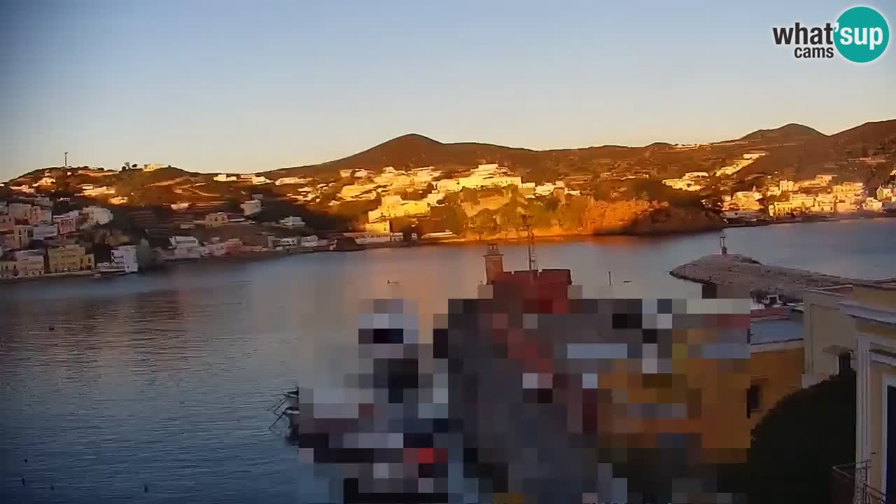 Otok Ponza web kamera Luka