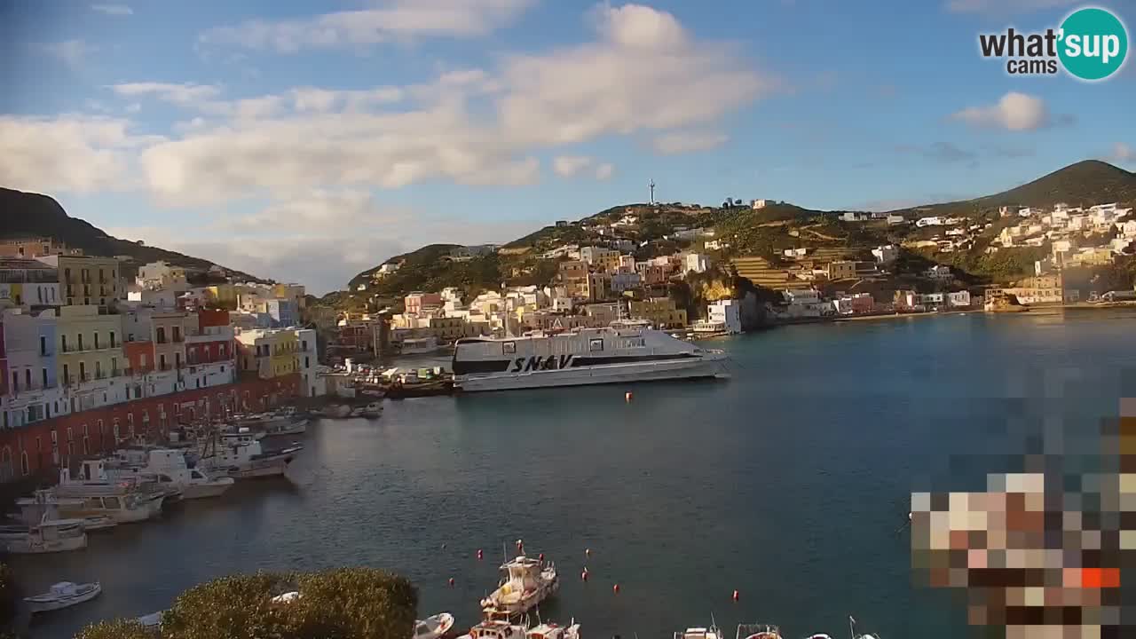 Island of Ponza livecam – the port webcam live