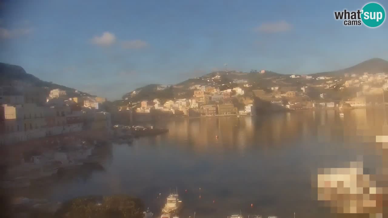 Isola di Ponza – Il Porto – vista dal Palazzo Comunale