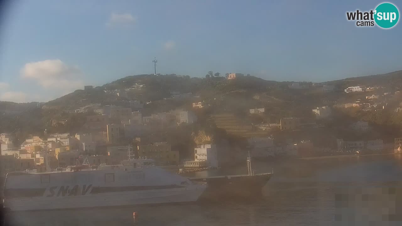 Isola di Ponza – Il Porto – vista dal Palazzo Comunale