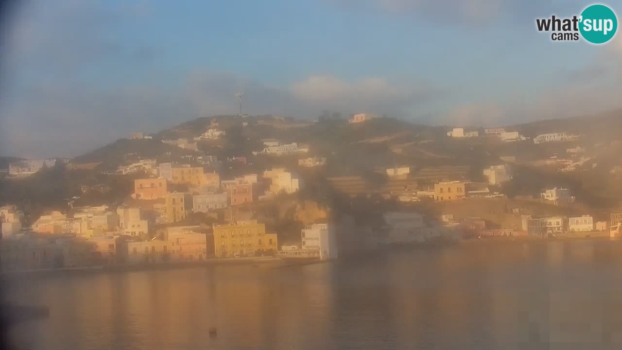 Isola di Ponza – Il Porto – vista dal Palazzo Comunale