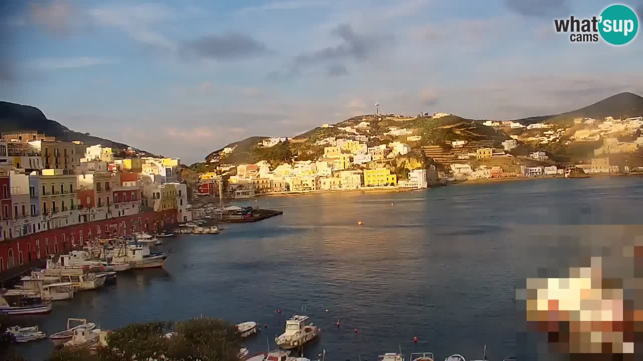 Island of Ponza livecam – the port webcam live