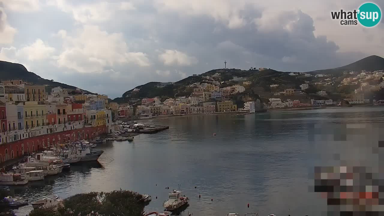 Island of Ponza livecam – the port webcam live