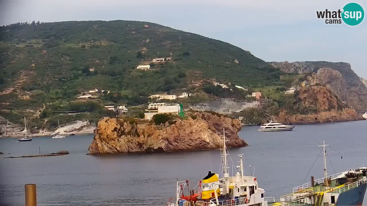 Isola di Ponza – Il Porto – vista dal Palazzo Comunale