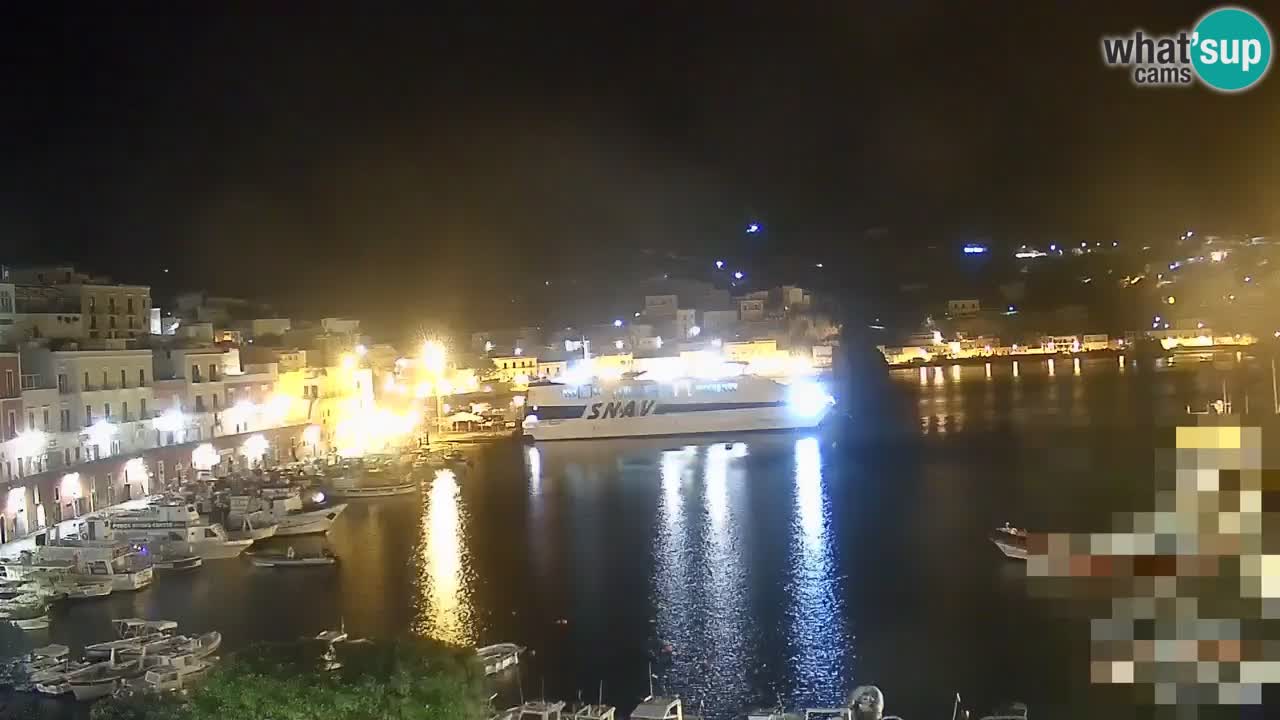 Isola di Ponza – Il Porto – vista dal Palazzo Comunale