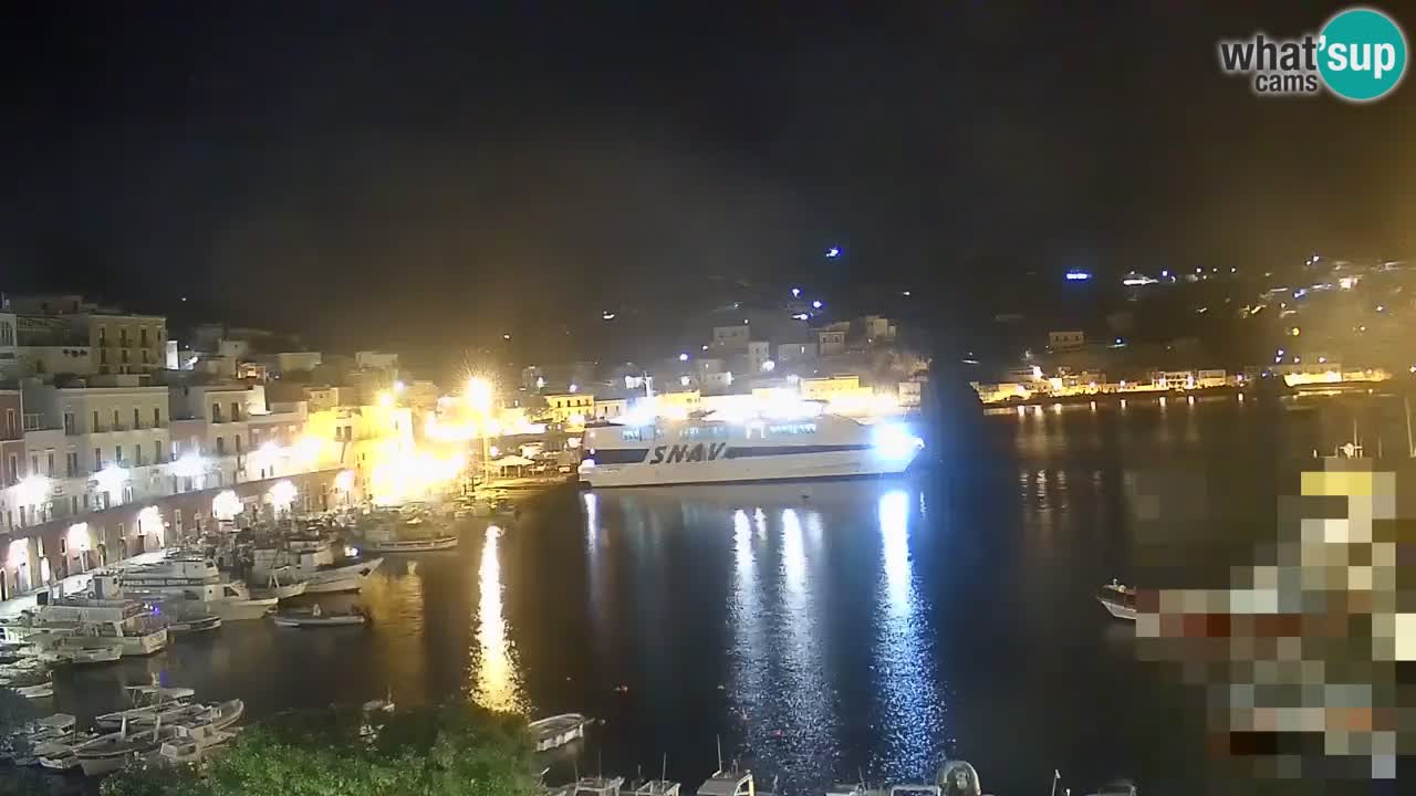 Isola di Ponza – Il Porto – vista dal Palazzo Comunale
