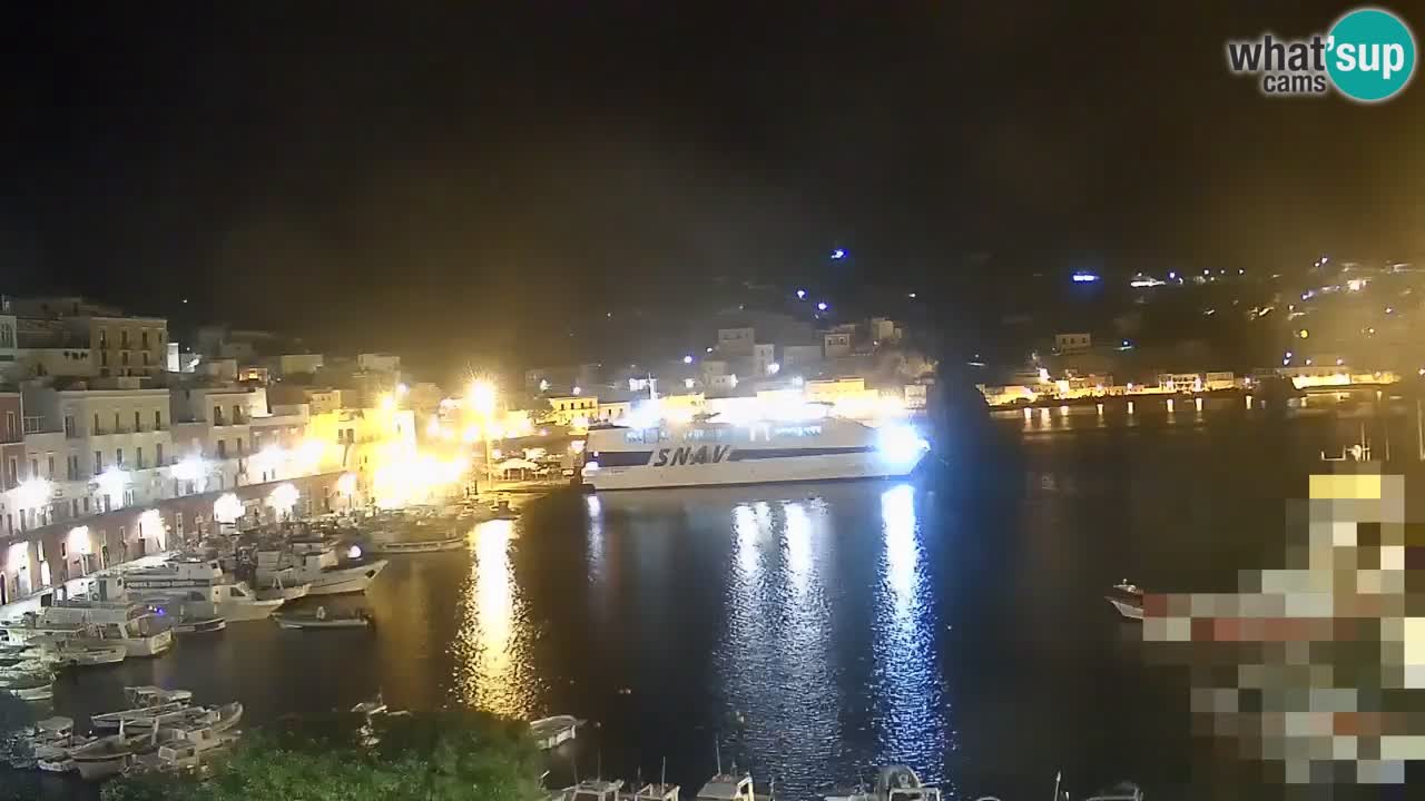 Otok Ponza spletna kamera Pogled na pristanišče