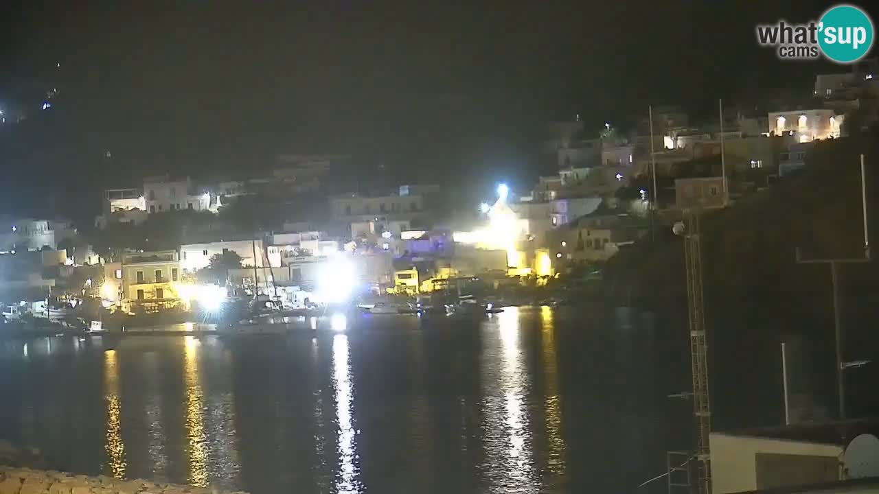 Otok Ponza spletna kamera Pogled na pristanišče