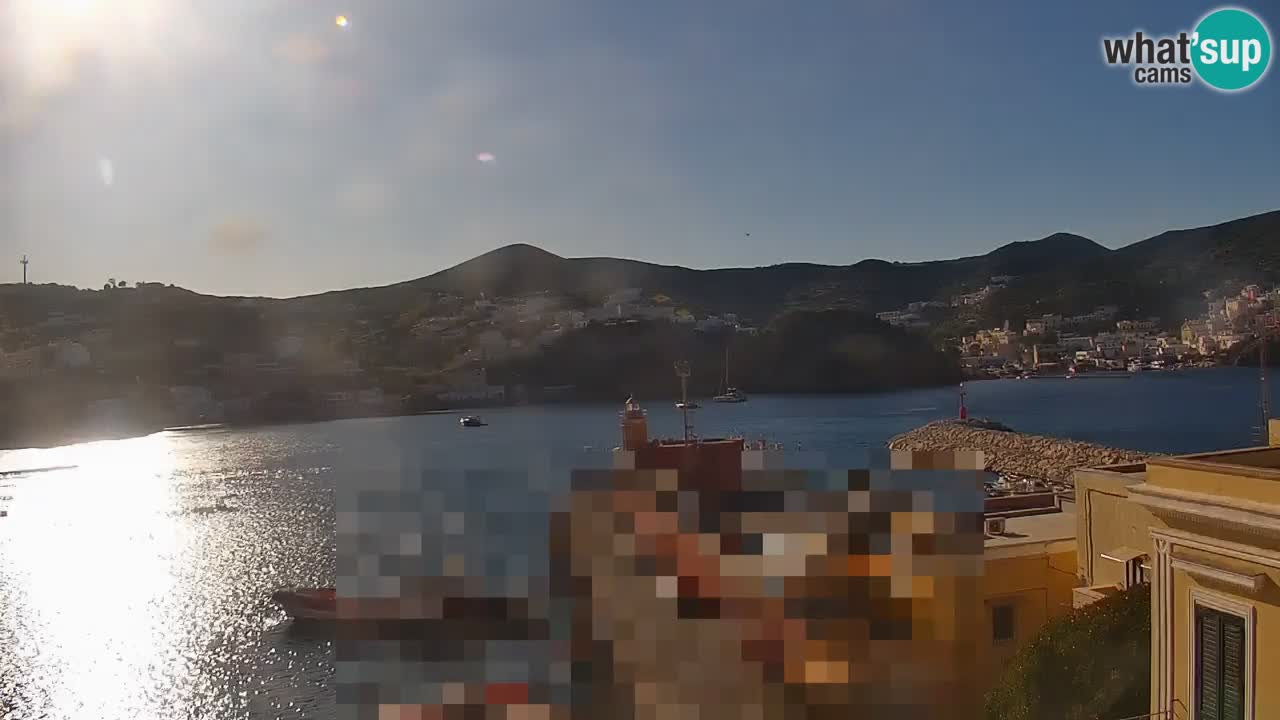 Isola di Ponza – Il Porto – vista dal Palazzo Comunale