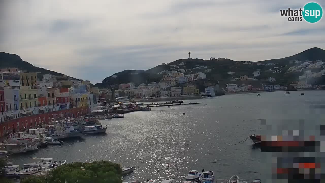 Island of Ponza livecam – the port webcam live
