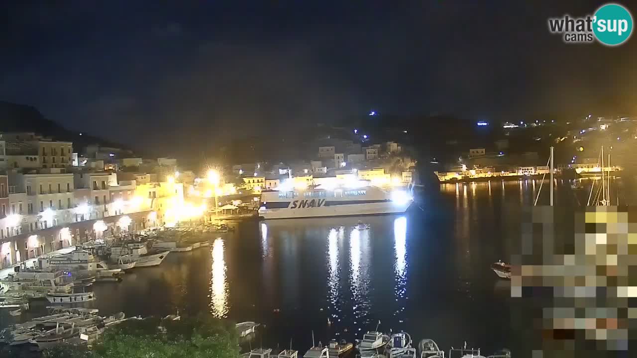 Otok Ponza spletna kamera Pogled na pristanišče