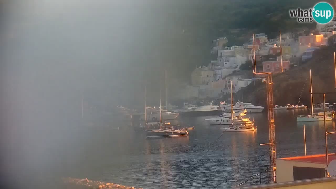 Isla de Ponza – puerto