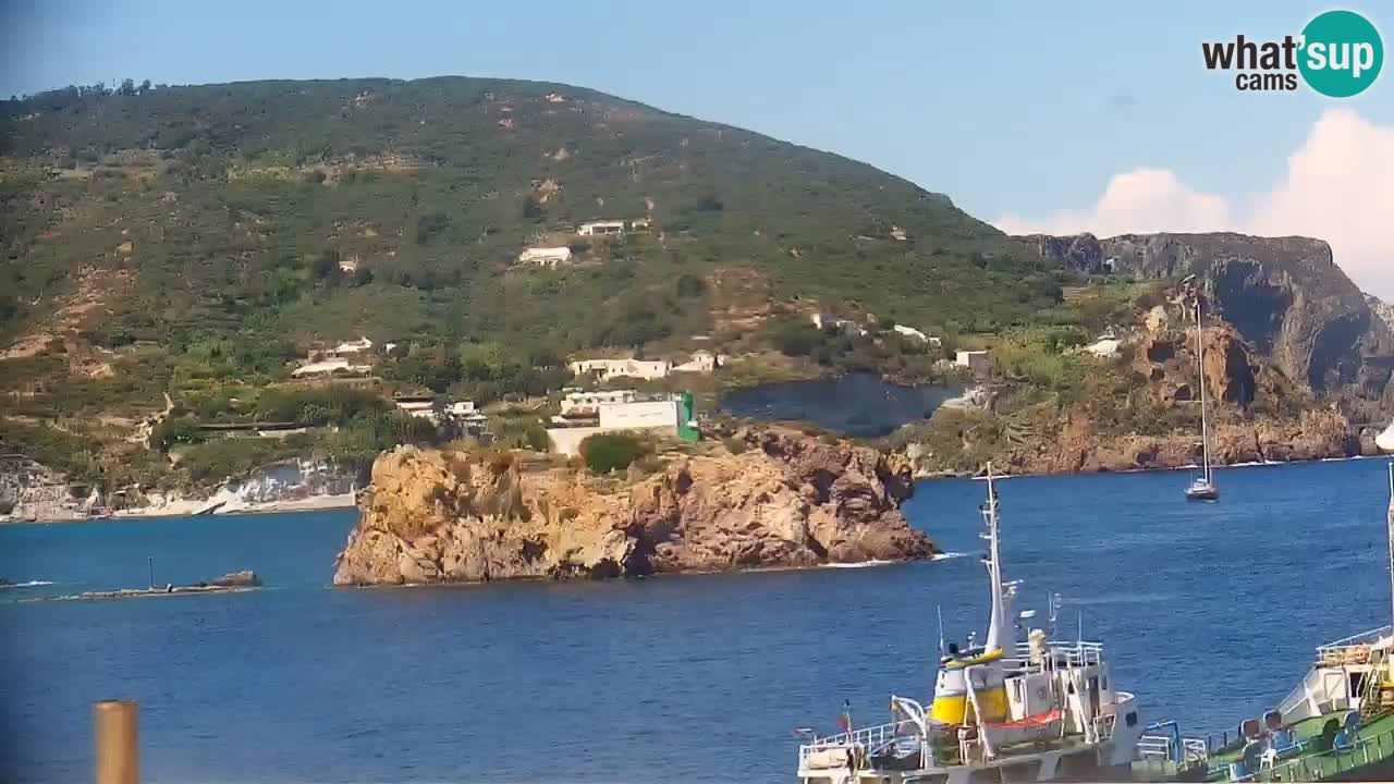 Isola di Ponza – Il Porto – vista dal Palazzo Comunale